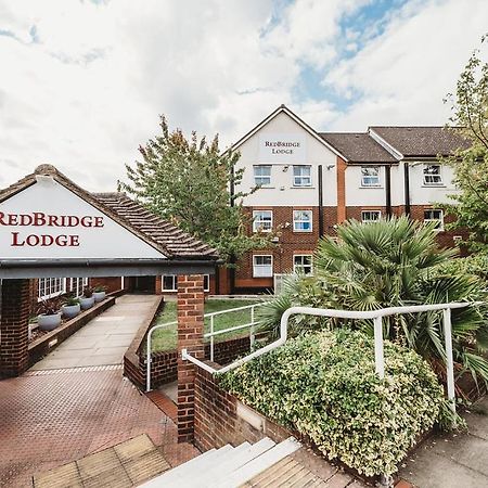 Redbridge Lodge Ilford Luaran gambar