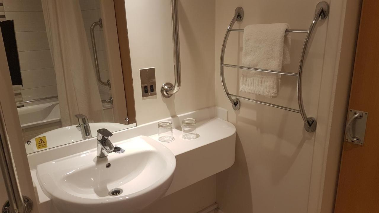 Redbridge Lodge Ilford Luaran gambar