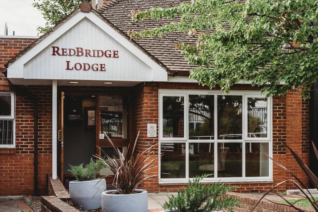 Redbridge Lodge Ilford Luaran gambar