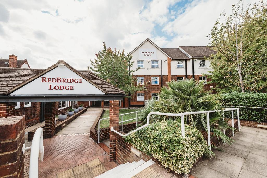 Redbridge Lodge Ilford Luaran gambar